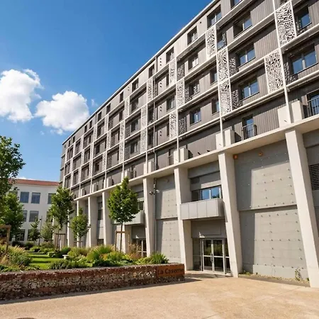 Hi - La Caserne Hostel